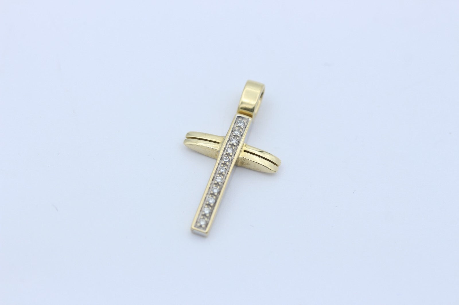 Schöner Kreuz Anhänger aus 585 / 14k Gelbgold mit Diamanten
