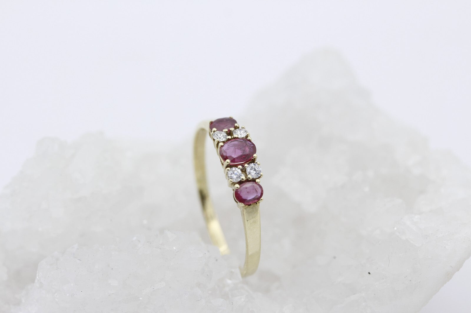 Schöner Damen Ring aus 585/14k Gelbgold mit Rubin & Diamanten | Gr. 69