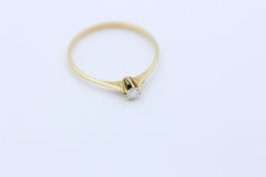 Zarter Solitär Damen Ring aus 585 / 14K Gelbgold mit ein Diamant ca. 0,10 ct.