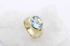 Massiver Gelbgold Unisex Ring aus 333 / 8k mit ein Blautopas | Gr. 57