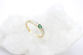 Klassischer Damenring 750 / 18 Karat Gelbgold | mit Smaragd & Diamanten | Gr. 56