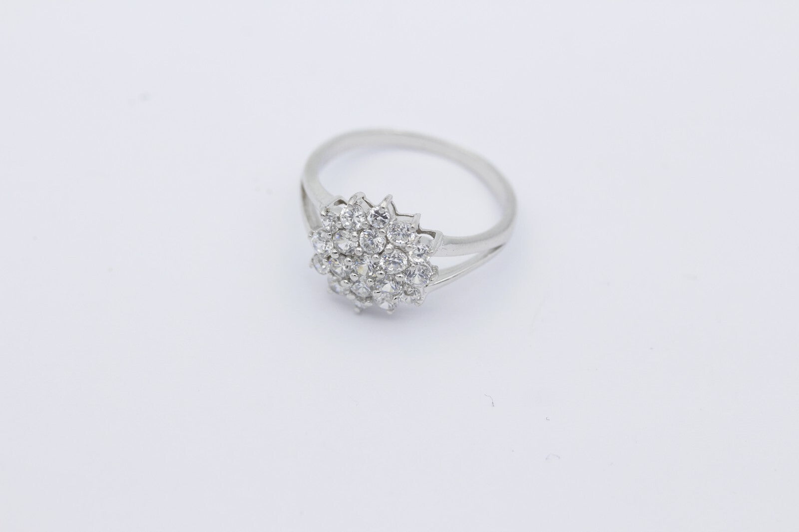 Wunderschöner 925 Sterlingsilber Damen Ring mit Zirkonia | Gr. 56