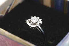 Brillantring 750er Weißgold 18k | Eleganter Damenring mit Diamanten | Gr. 52