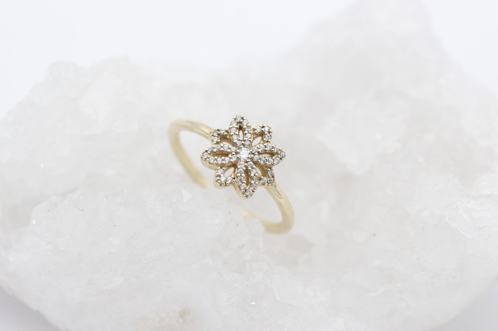 Pandora Damen Blumen Blüte Ring aus 585 / 14k Gelbgold mit Zirkonia | Gr. 54