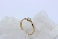 Schöner Solitär Damen Ring aus 585 / 14k Gelbgold mit ein Brillant ca. 0,17 ct.