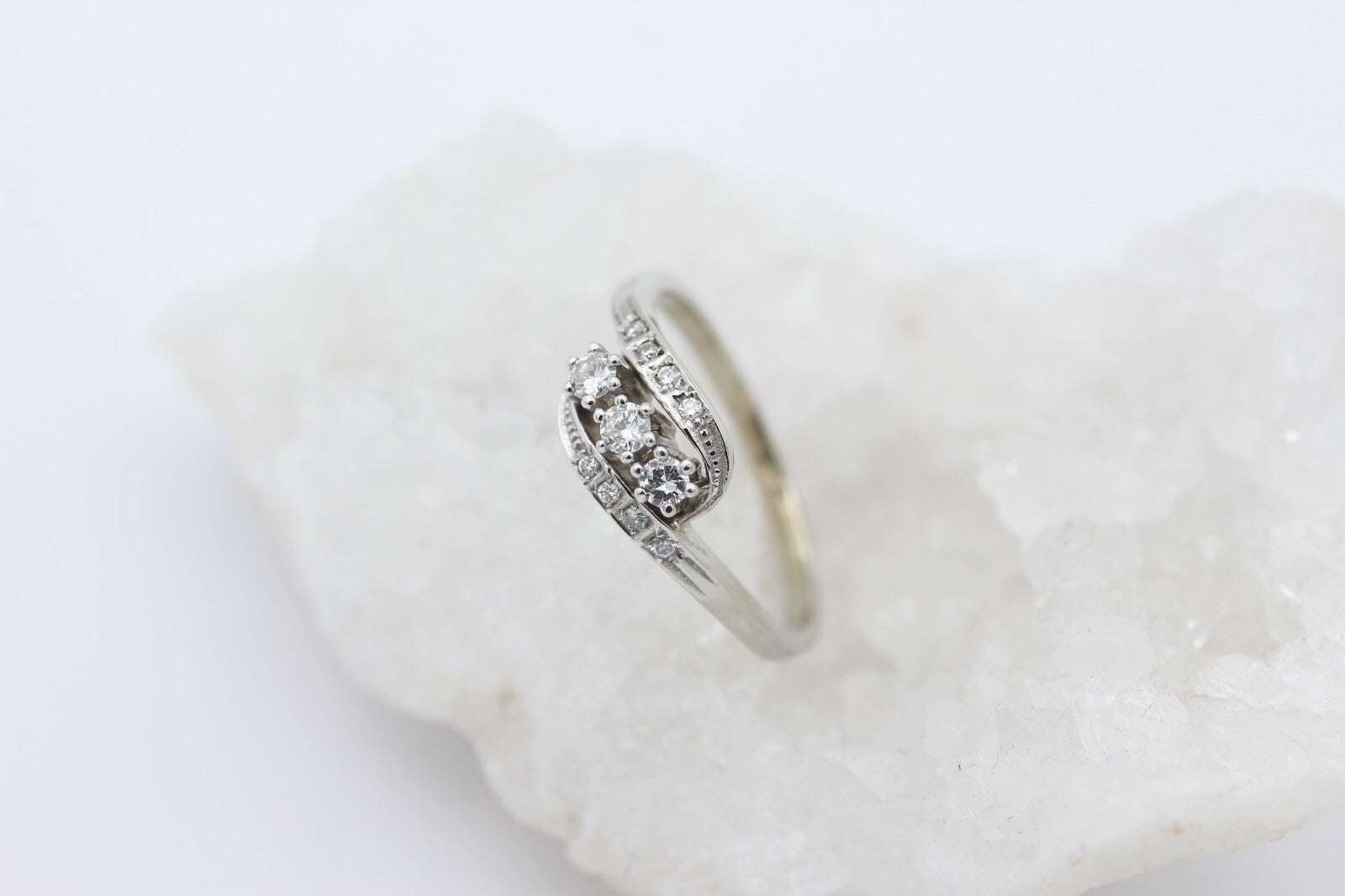 Wunderschöner Damen Ring aus 585/14k Weißgold mit Diamanten ca. 0,35ct. | Gr. 67