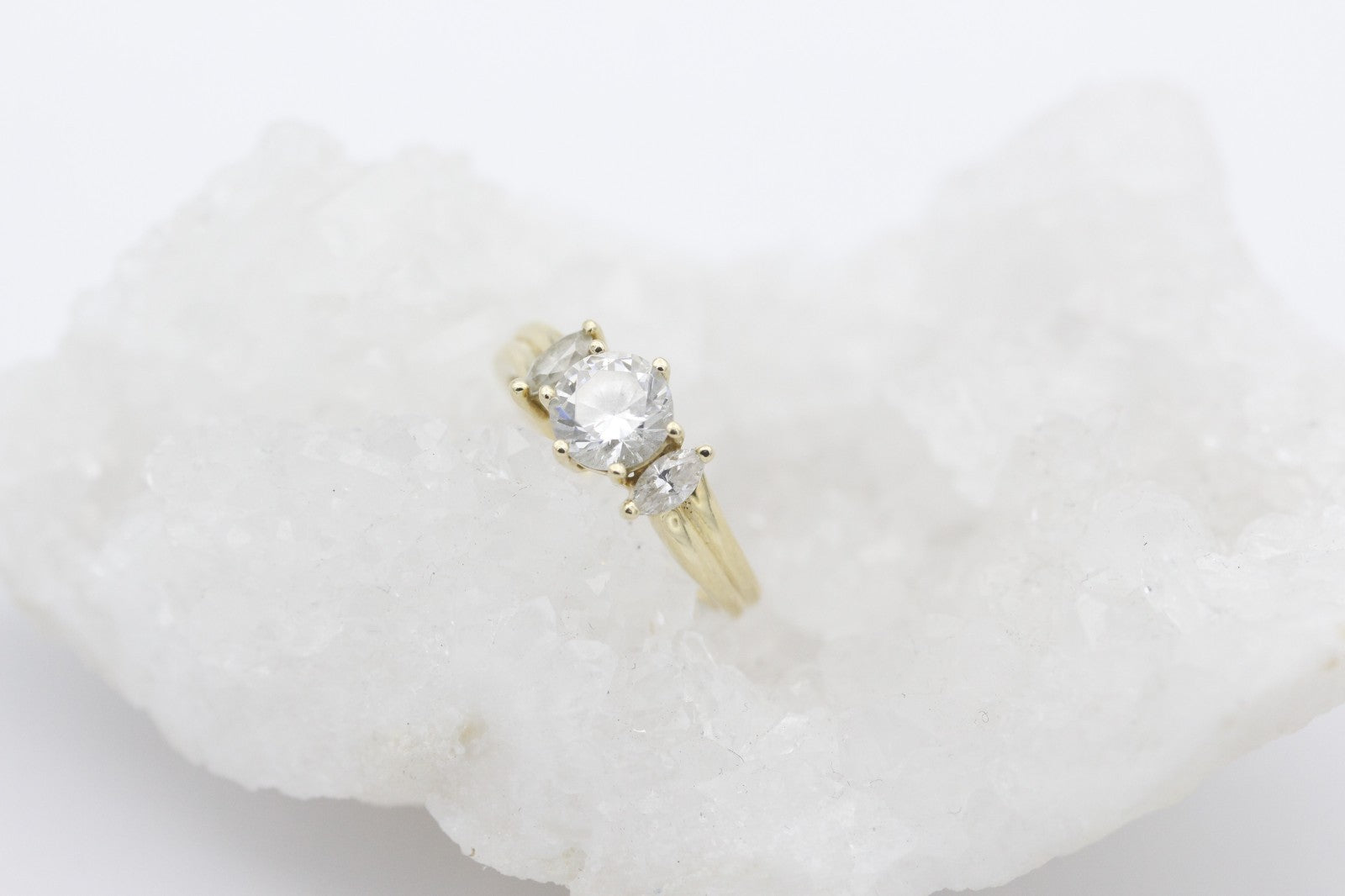 Wunderschöner Damen Ring aus 585 / 14k Gelbgold mit Zirkonia Edelsteine | Gr. 51