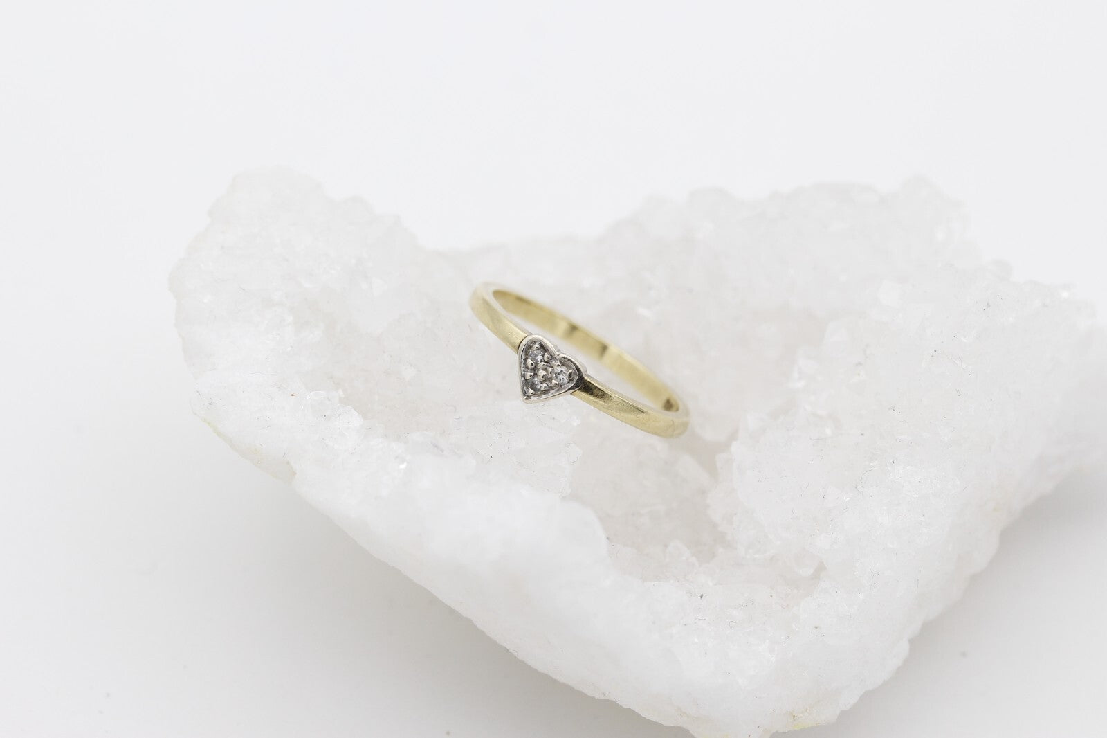 Schöner Ring Herzform aus 585er Gelbgold mit Diamanten Gr. 56