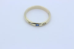 Zarter Damen Juwelen Ring aus 333 / 8k Gelbgold mit ein Saphir & Brillanten