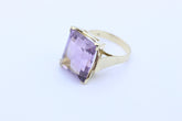 Schöner Damen Ring aus 585 / 14k Gelbgold mit ein Lila Edelstein ( Amethyst )