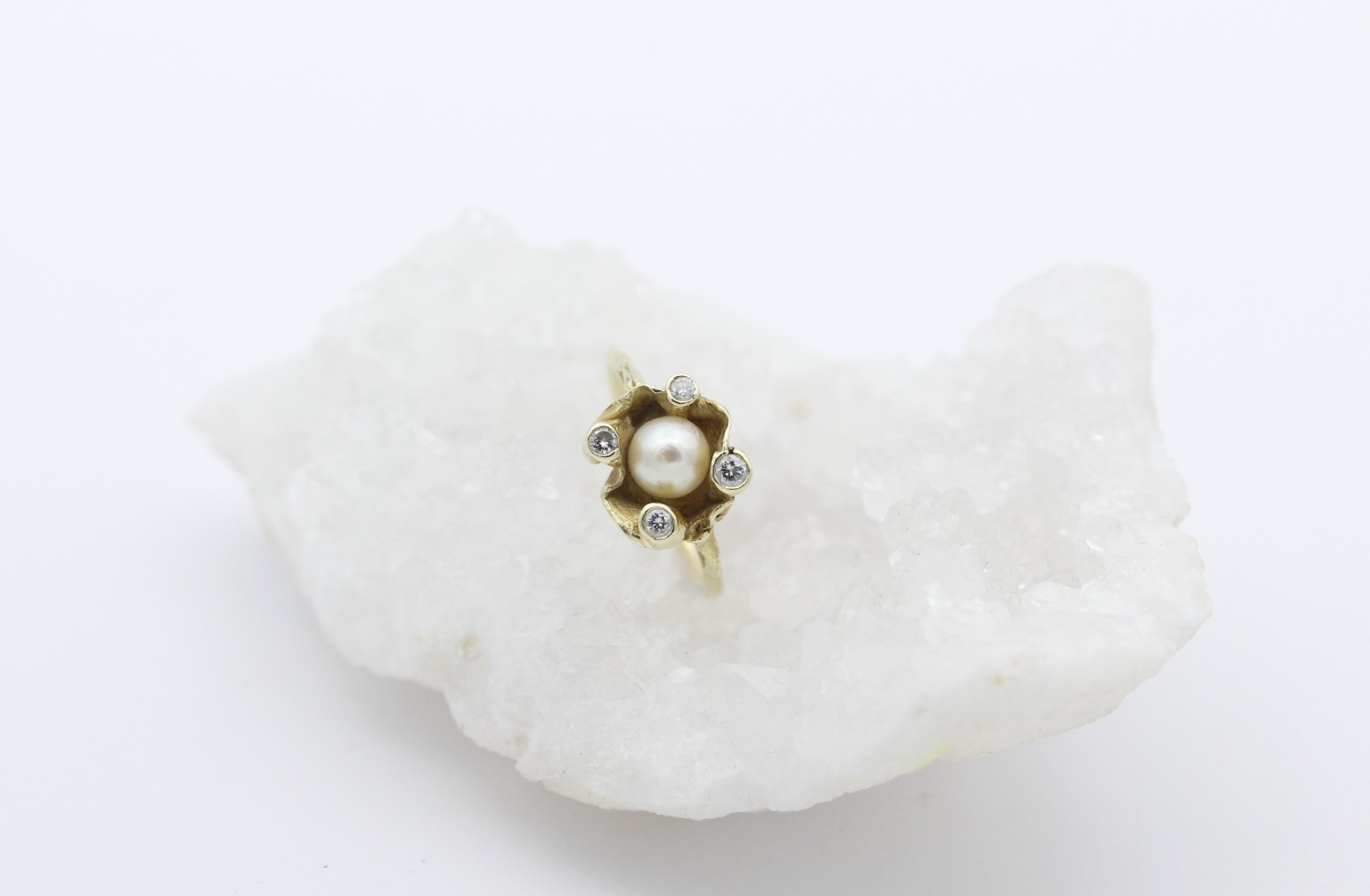 Designer Damen Ring aus 585 / 14k Gelbgold mit eine Perle & Diamanten | Gr. 55