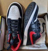 Nike Air Jordan 1 Low 553558 063 Herrenschuh Schwarz/Rot Gr. 47,5