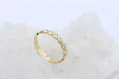 Wunderschöner Damen Ring Halb Memory aus 750 / 18K Gelbgold mit Brillanten
