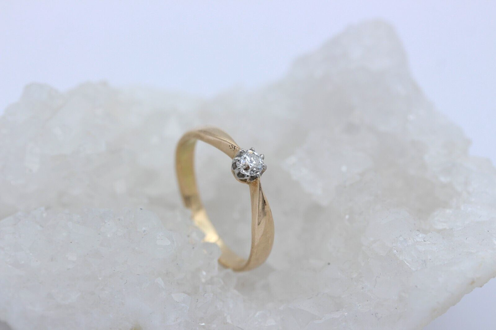 Schöner Solitär Damen Ring aus 585 / 14k Gelbgold mit ein Brillant ca. 0,17 ct.