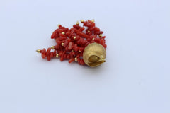 Korallen Anhänger aus 750 / 18k Gelbgold mit kleine Goldkugeln