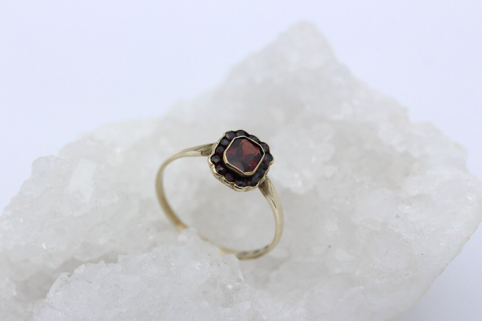 Art-Deco Ring aus 333er / 8K Gelbgold mit Granat Steine | Gr. 62