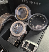 Steinhart Apollon Automatik Uhr Titangehäuse 45mm mit Etui & Zubehör