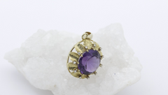 Schöner Anhänger 585 / 14 Karat Gelbgold mit ein großen Amethyst & Diamanten