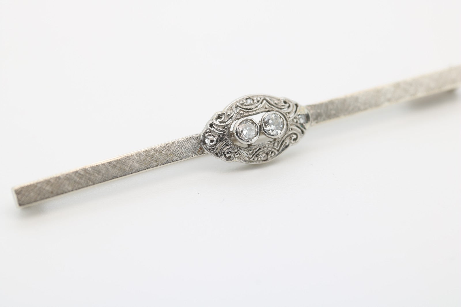 585 14K Weißgold Antike Brosche mit Diamanten 0,10 ct. – Elegantes Design