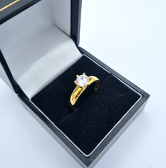 Wunderschöner Solitär Damen Ring aus 925 Sterlingsilber Vergoldet Zirkonia