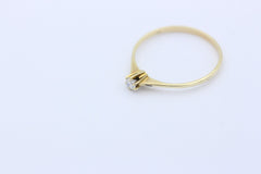Zarter Solitär Damen Ring aus 585 / 14K Gelbgold mit ein Diamant ca. 0,10 ct.