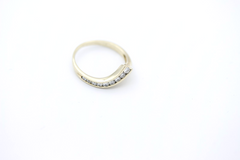 Moderner Damen V-Ring / Chevron Ring 585 / 14K Gelbgold mit 9 Brillanten Gr. 56
