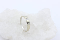 Schöner Solitär Damen Spannring aus 585 / 14K Weißgold mit ein Diamant 0,08 ct.