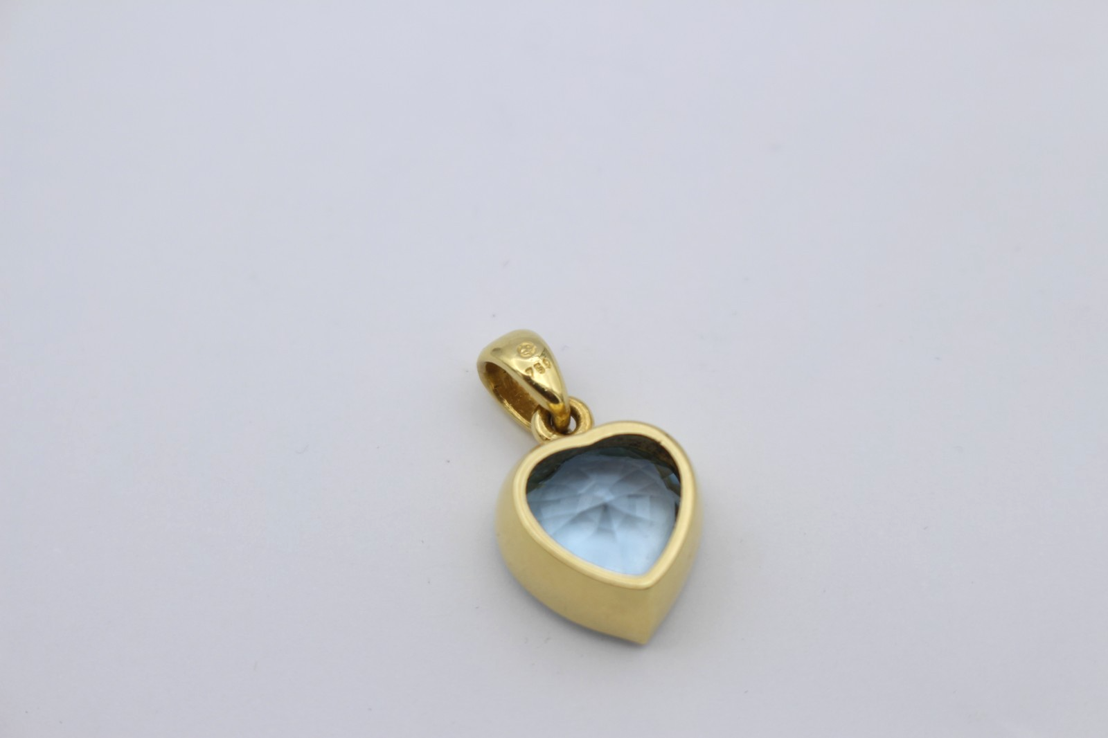Wunderschöner Massiver 750 Gold Anhänger mit Aquamarin Herz | 18 Karat Echtgold