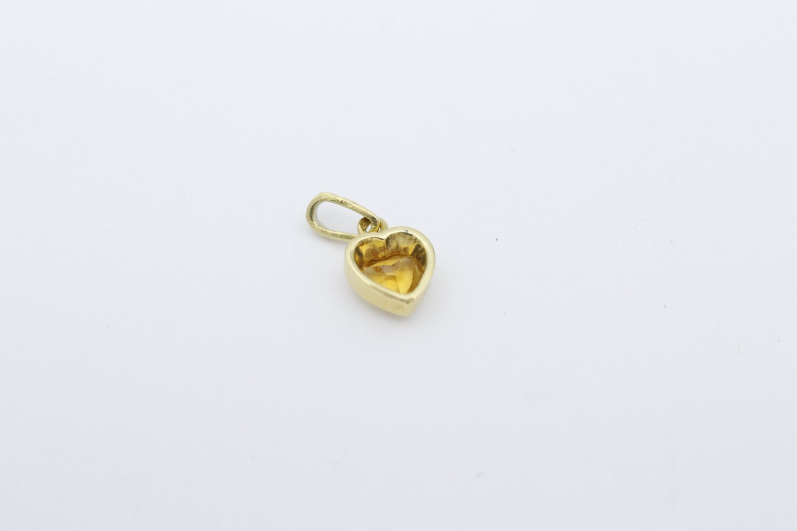 Schöner Herz Anhänger aus 750 / 18k Gelbgold mit ein Citrin in Herzform