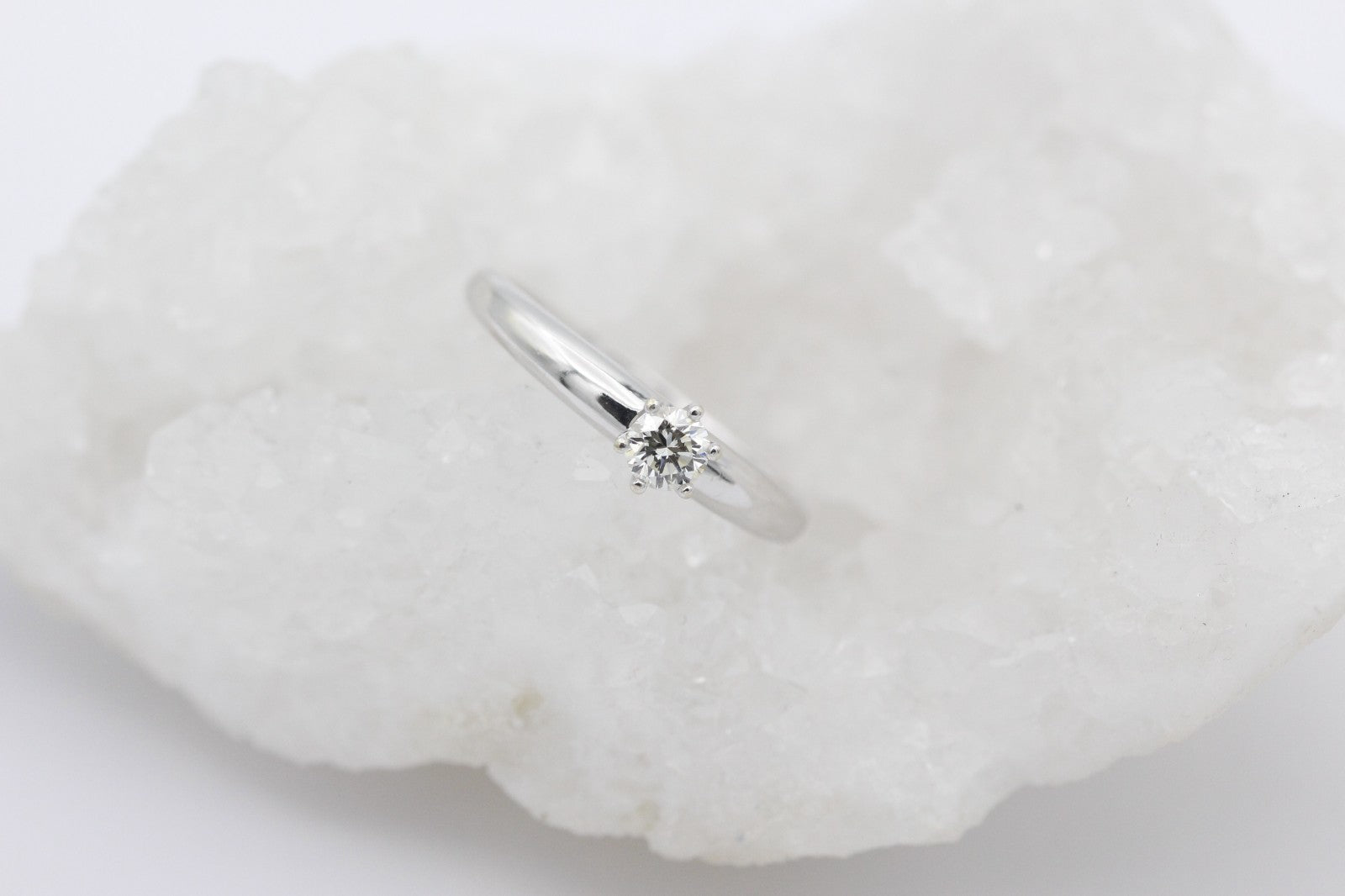 Schöner Christ Solitär Damen Ring 585 / 14k Weißgold mit ein Brillant 0,25 ct.