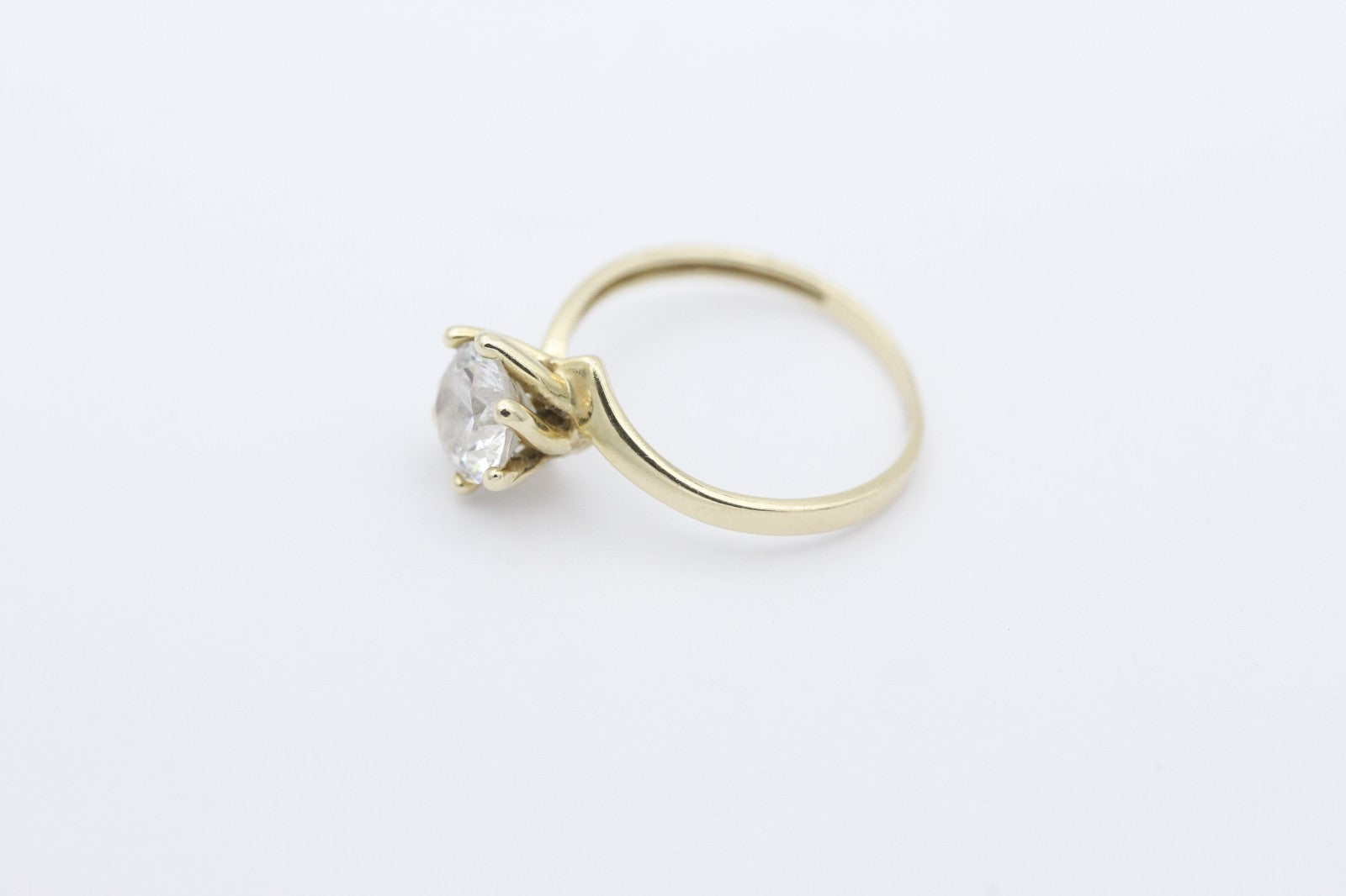 Wunderschöner Solitär Damen Ring aus 585 / 14k Gelbgold mit ein Zirkonia