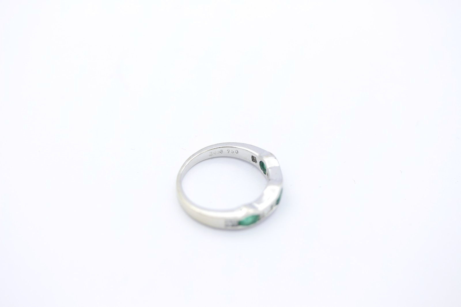 Vintage 18K 750 Weißgold Ring mit Smaragd & Baguette Diamanten (0.24 ct)