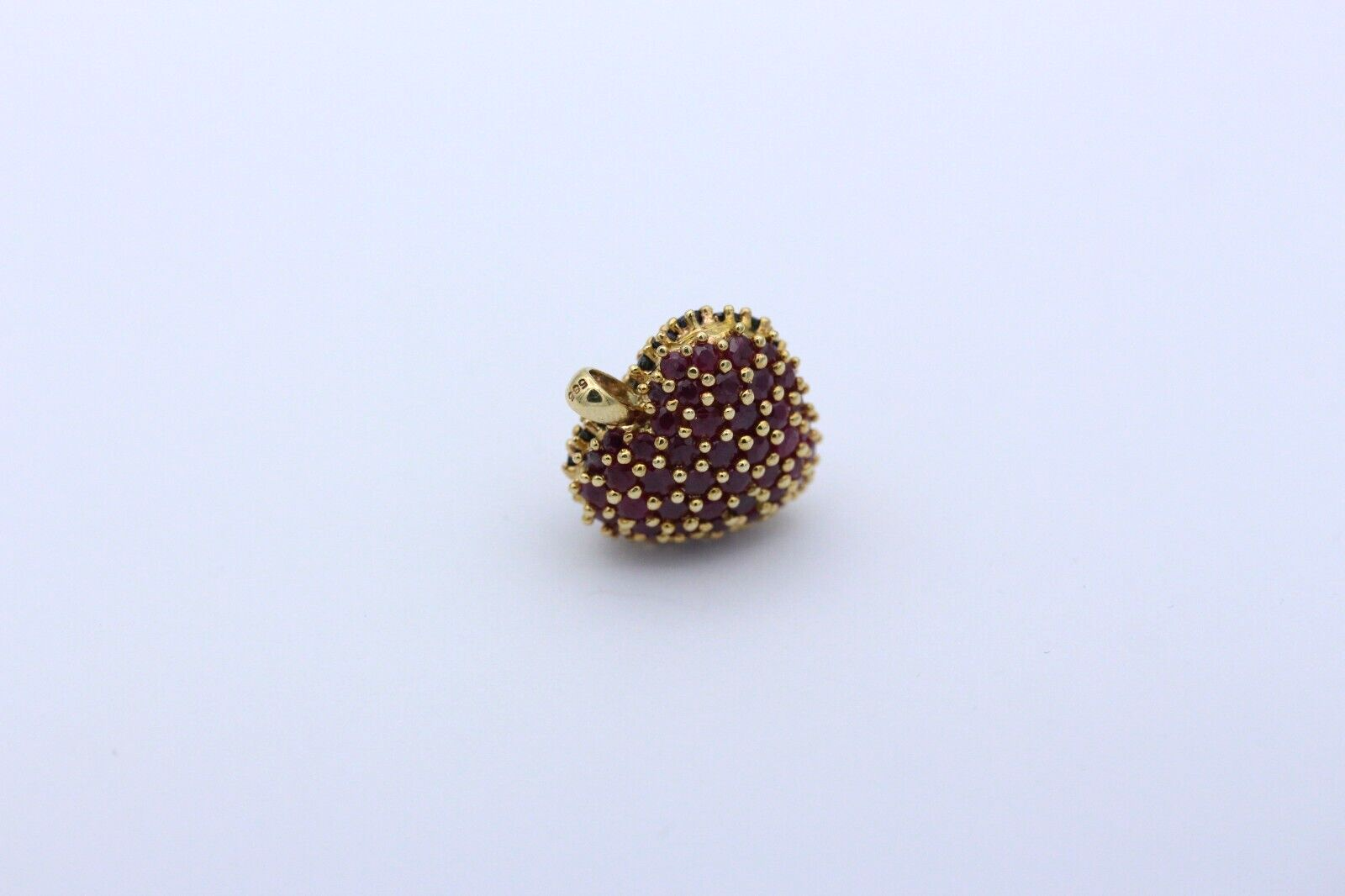Wunderschöner Herz Anhänger aus 585 / 14K Gelbgold mit Saphir & Rubine