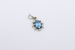 Zarter Damen Anhänger aus 585 / 14k Weißgold mit Blauen Edelstein & Diamanten