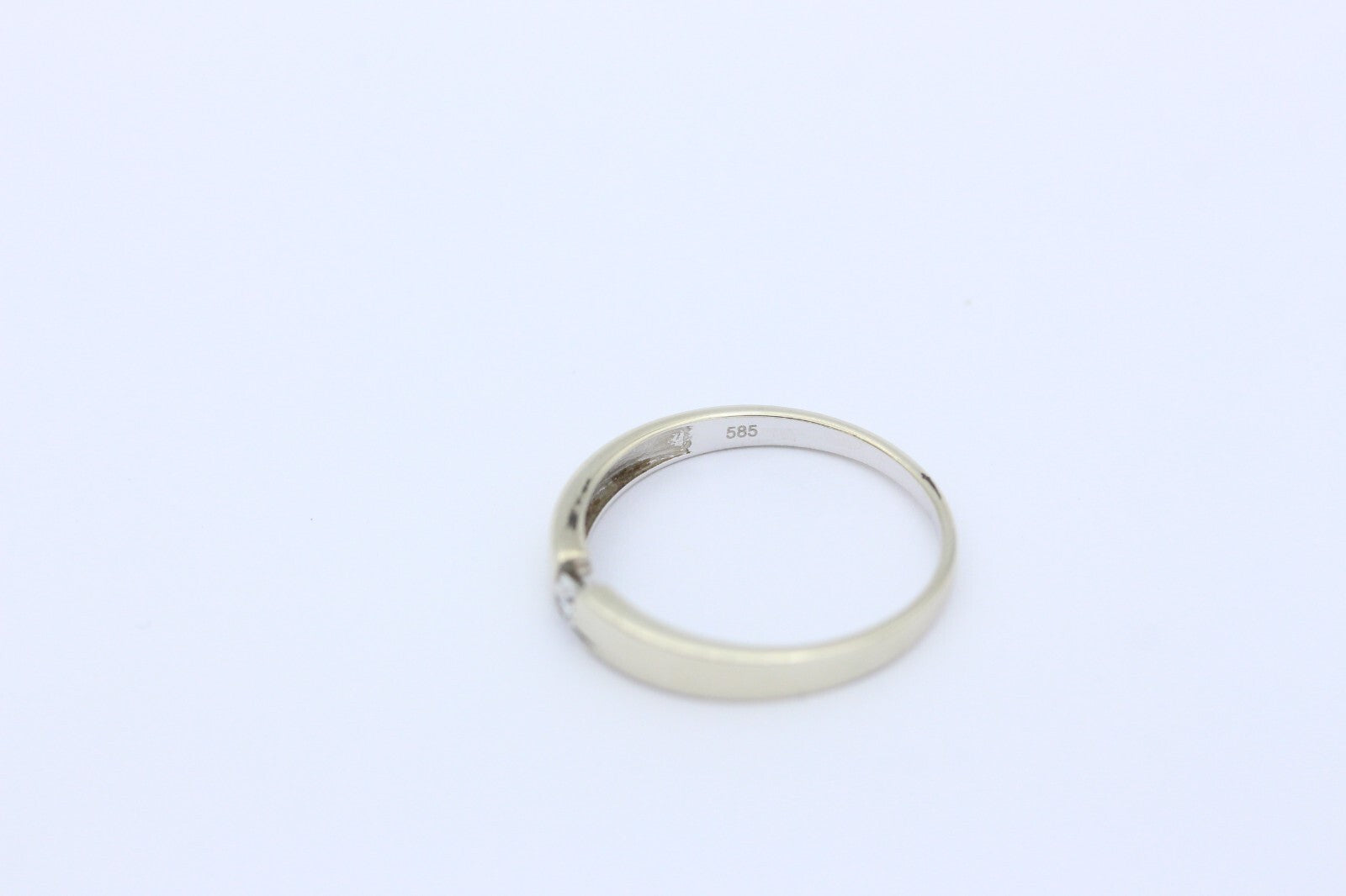 Schöner Solitär Damen Spannring aus 585 / 14K Weißgold mit ein Diamant 0,08 ct.