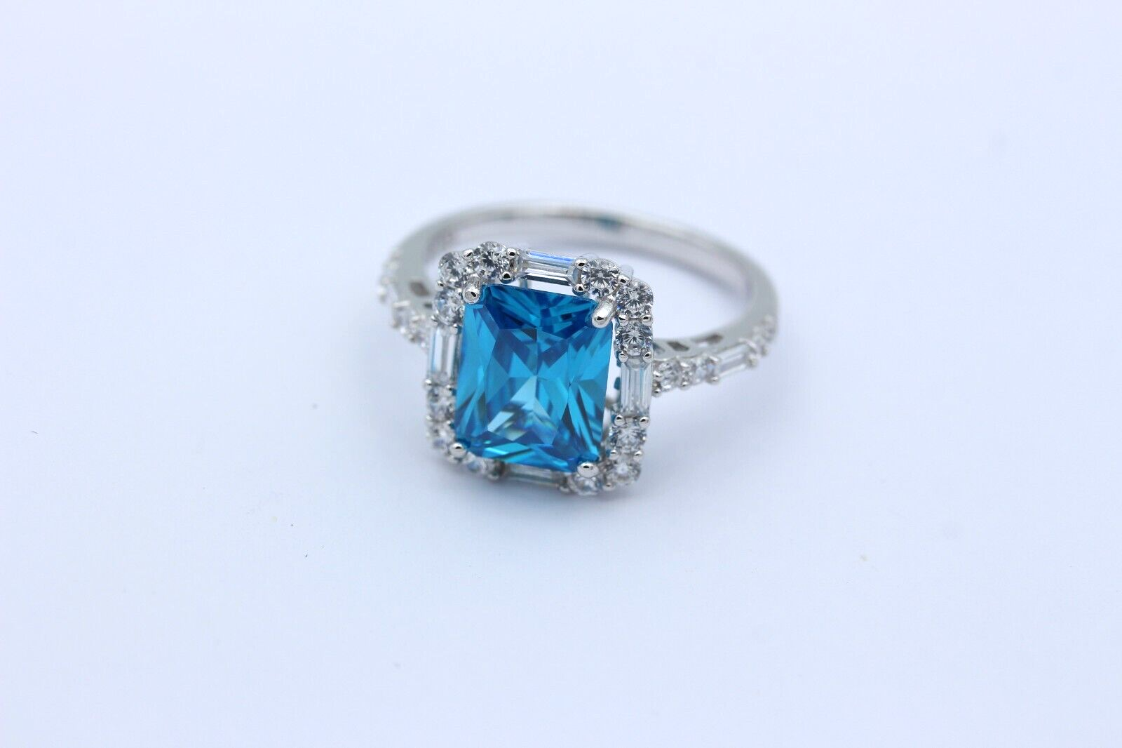 Traumhafter Damen Ring aus 925 Sterlingsilber mit Juwelen | Gr. 57
