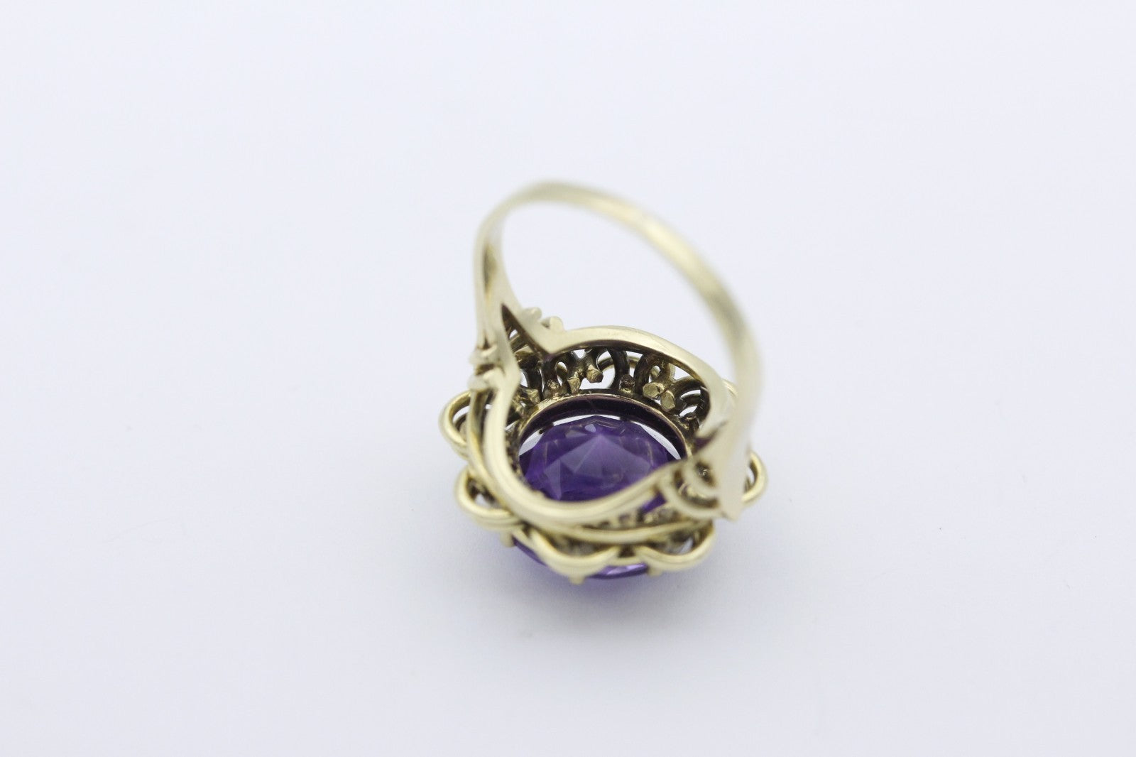 Schöner Amethyst Ring aus 585 / 14 Karat Gelbgold | Gr. 56