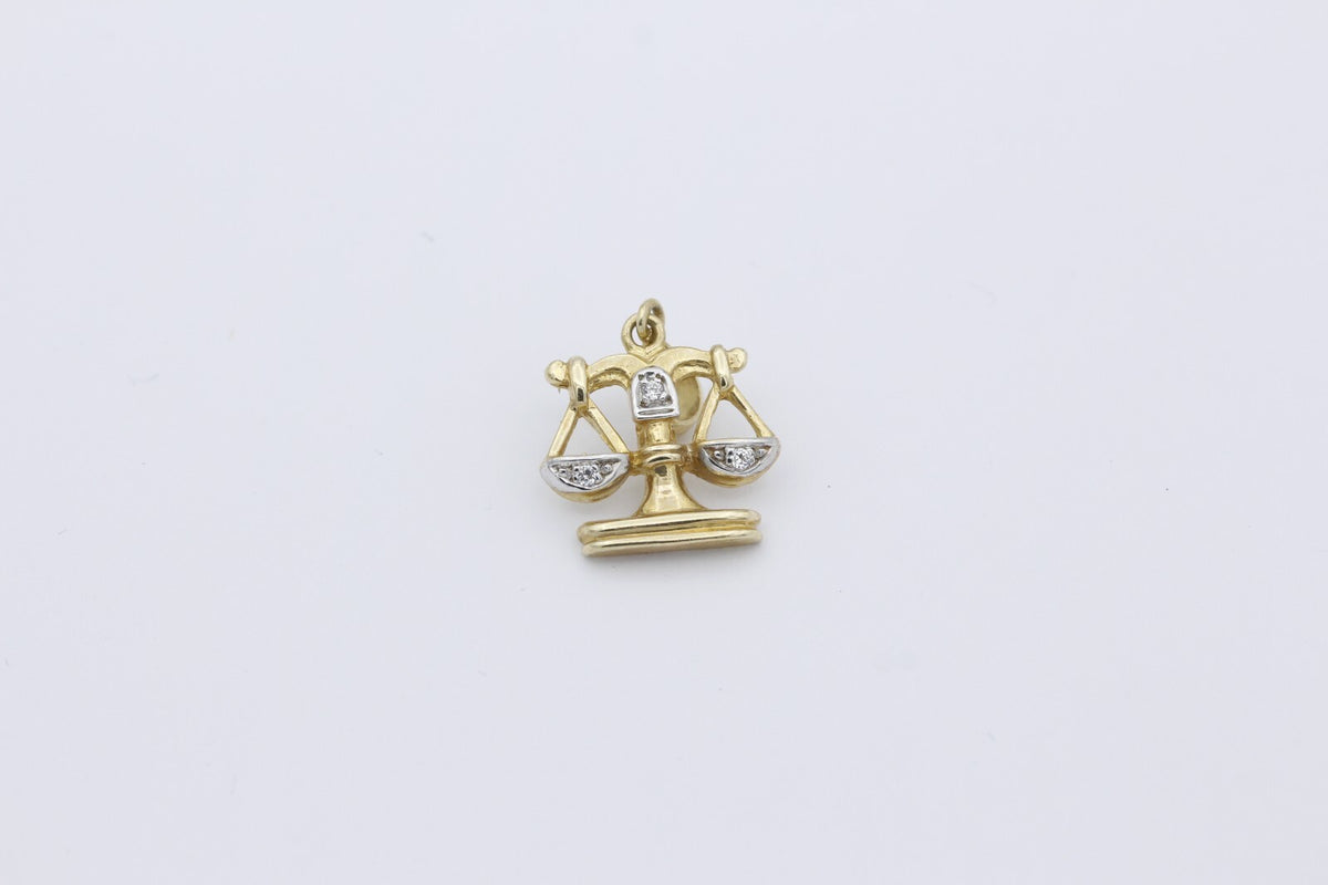 Anhänger Waage aus 585 / 14k Gelbgold mit kleinen Diamanten