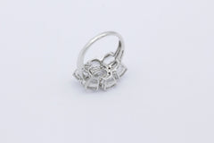 Wunderschöner Damen Ring aus 375/9k Weißgold mit echte Edelsteine & Diamanten