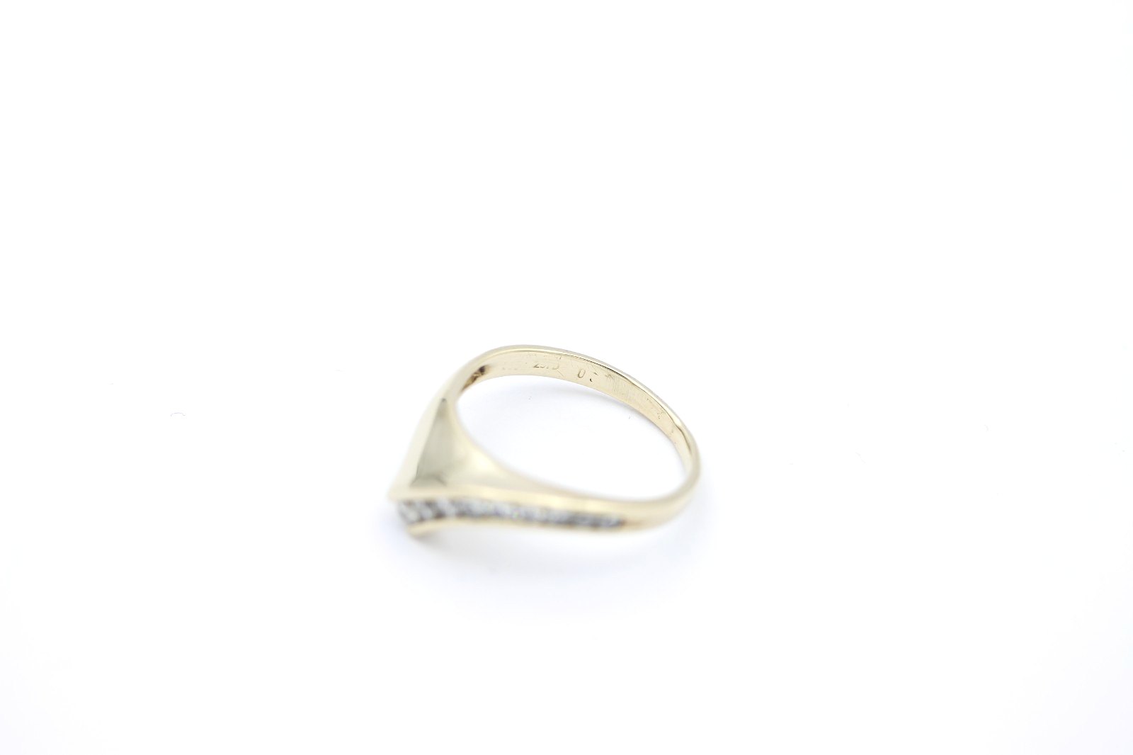 Moderner Damen V-Ring / Chevron Ring 585 / 14K Gelbgold mit 9 Brillanten Gr. 56
