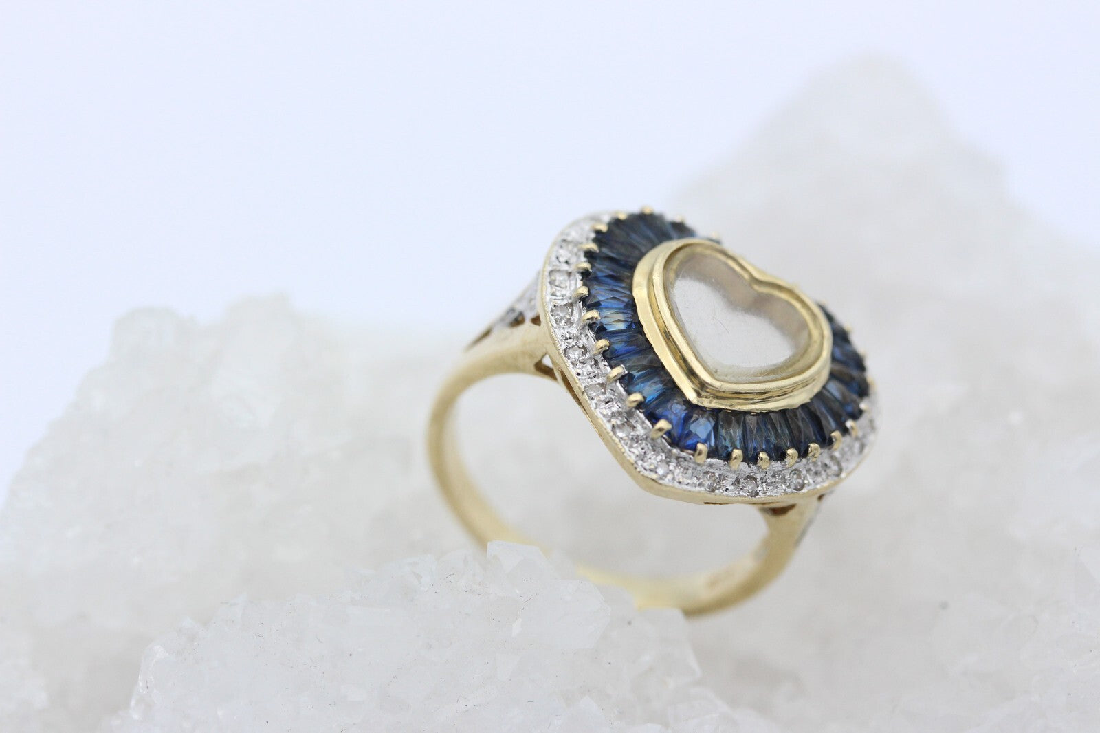 Schöner Damen Herz Ring aus 585 / 14K Gelbgold mit Saphir & Diamanten