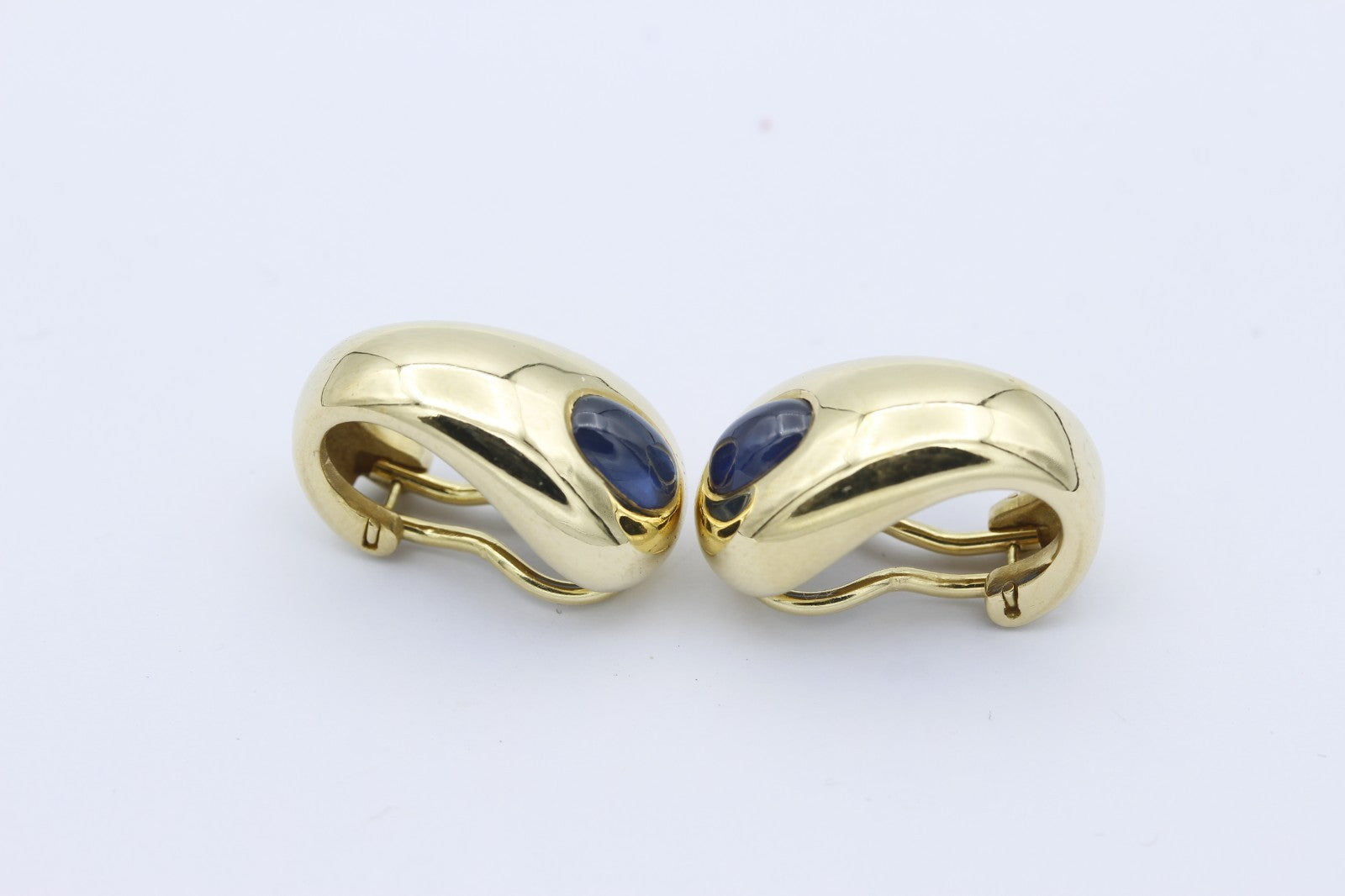 750 Gold Ohrringe mit blauen Edelsteinen – 18K Gelbgold Saphir Cabochon Ohrclips