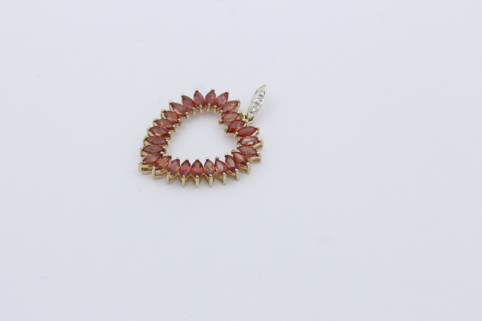 Außergewöhnlicher Juwelen Anhänger aus 375/9k Gelbgold Edelsteine & Diamanten