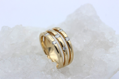 Christ Exklusiver Designer Damen Ring aus 585 / 14k Gelbgold mit 7 Diamanten