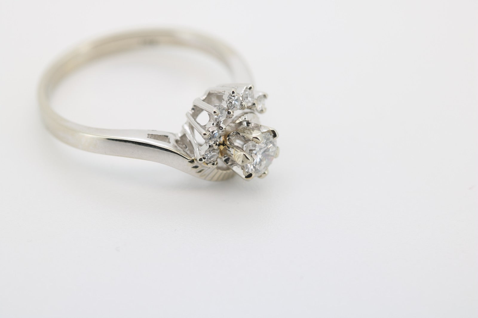 Brillantring 750er Weißgold 18k | Eleganter Damenring mit Diamanten | Gr. 52
