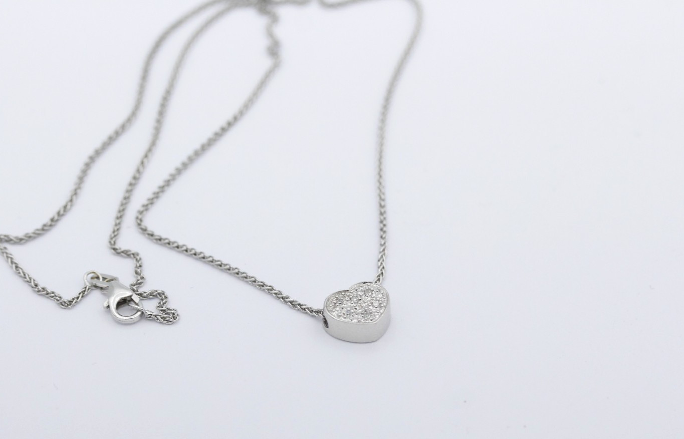 Zarte Damen Halskette mit Herz Anhänger aus 585 / 14k Weißgold mit Diamanten