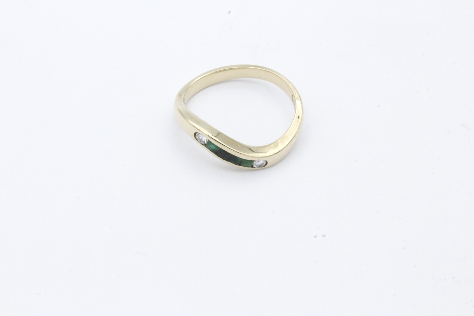 585 / 14 Karat Gelbgold Damen Ring Smaragd & Brillanten moderner Design | Gr. 50
