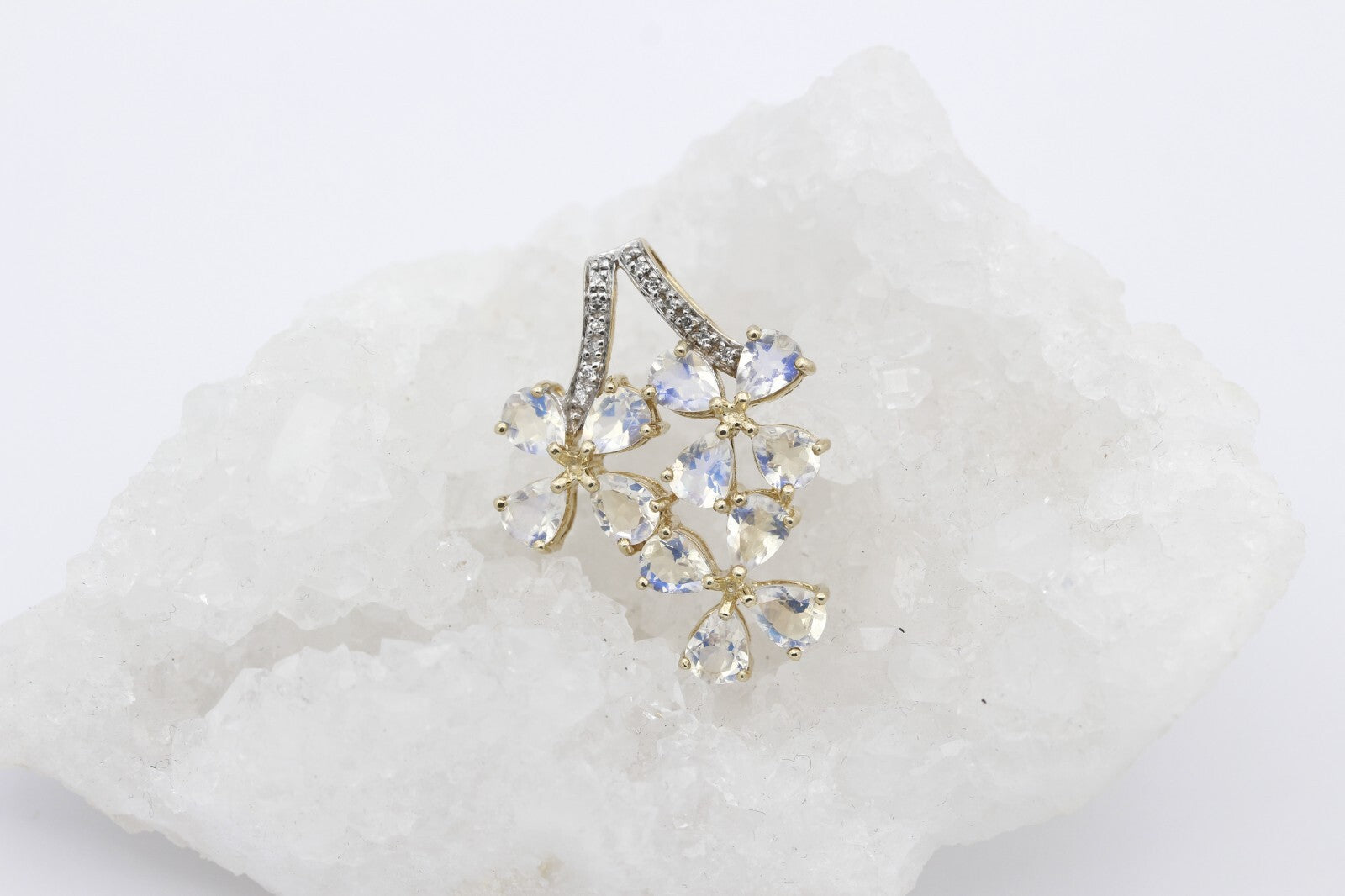 Außergewöhnlicher Juwelen Anhänger aus 375 / 9k Gelbgold mit Quarz & Diamanten