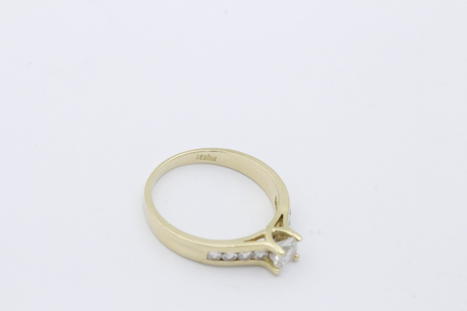 Schöner Damen 585er / 14 Karat Goldring mit Zirkonia – Elegantes Design