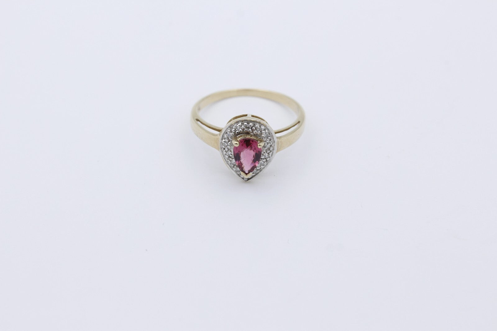 Schöner Damen Ring aus 375/9k Gelbgold mit ein echten Edelstein & Diamanten